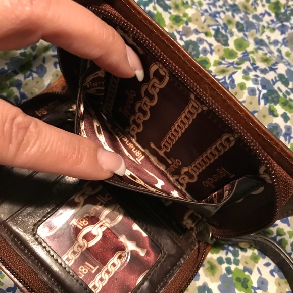 Tignanello wristlet - Picture 5 of 6
